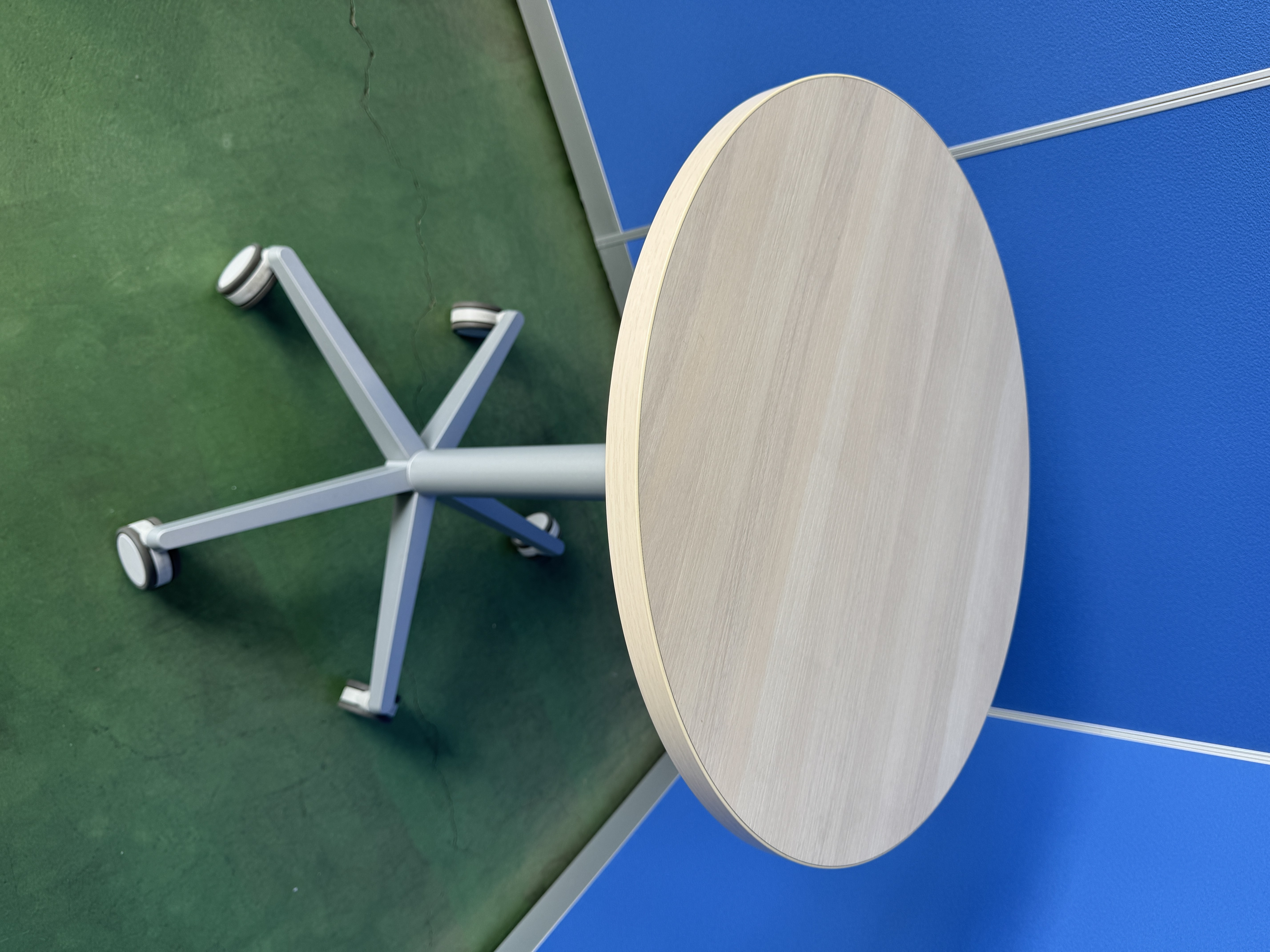 オカムラ　アプションフリー　W600　プライズウッドライト　昇降丸テーブル