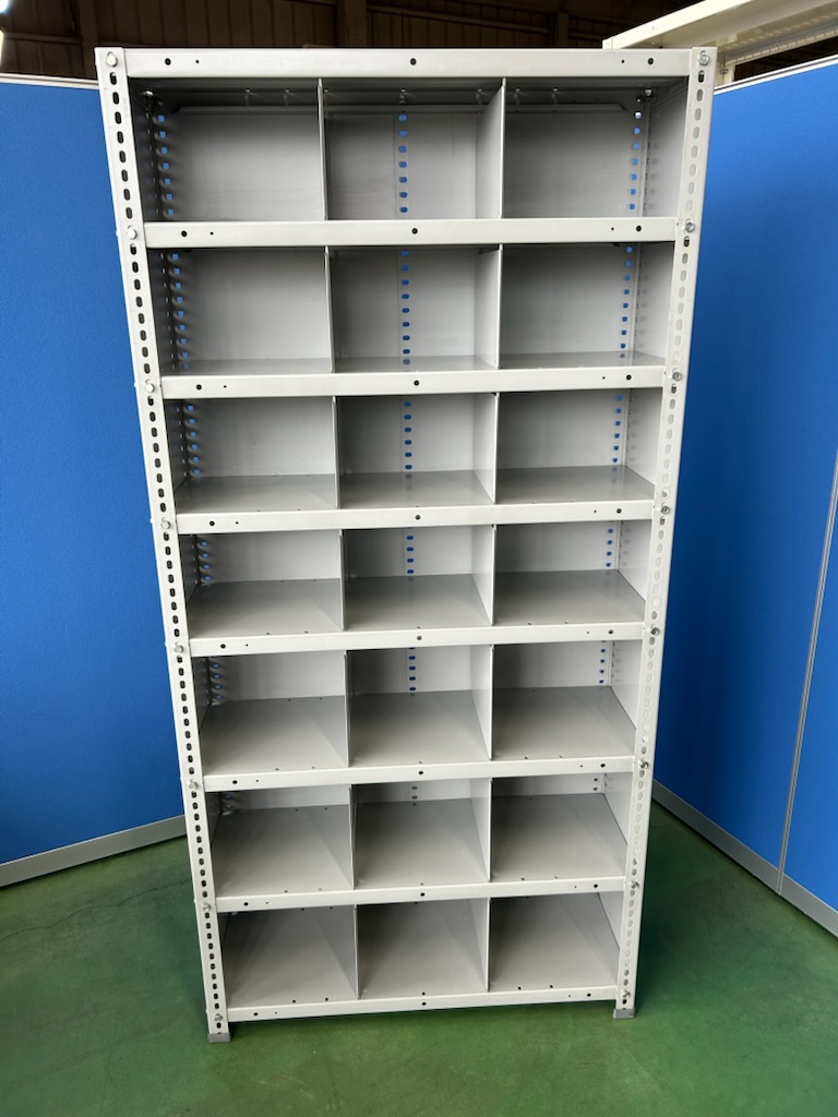 イトーキ　W900×D300×H1800　スチール棚　仕切り付