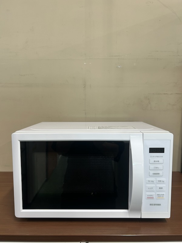 アイリスオーヤマ　ホワイト　電子レンジ　2023年製　※少々凹みあり
