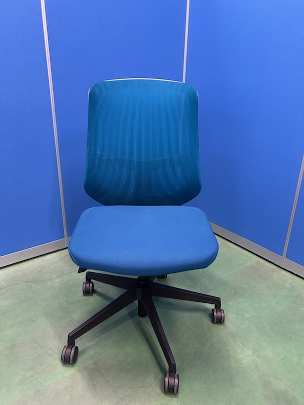 ナイキ　セリフト　ブルー　オフィスチェア