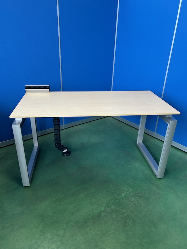 イトーキ　インフューズ　フェアメープル　平机