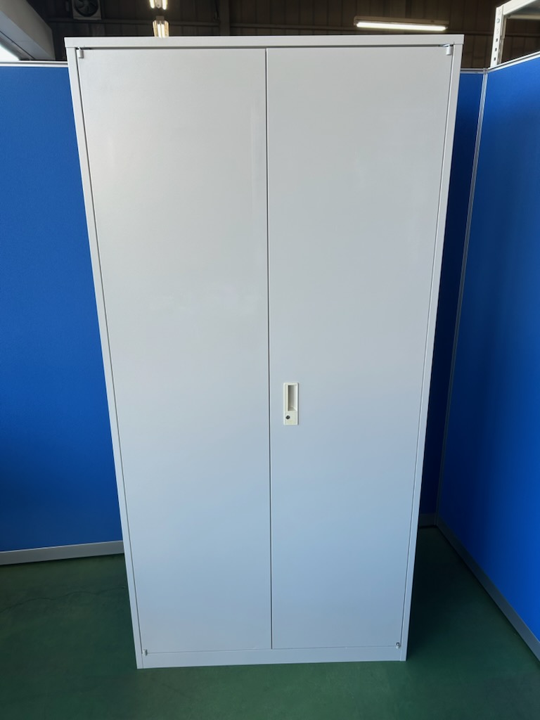 東京鋼器　マスター　グレイッシュホワイト　H1850　両開き書庫　※少々難あり