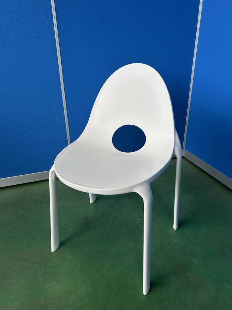 Infiniti　ドロップ　ホワイト　ミーティングチェア［437］