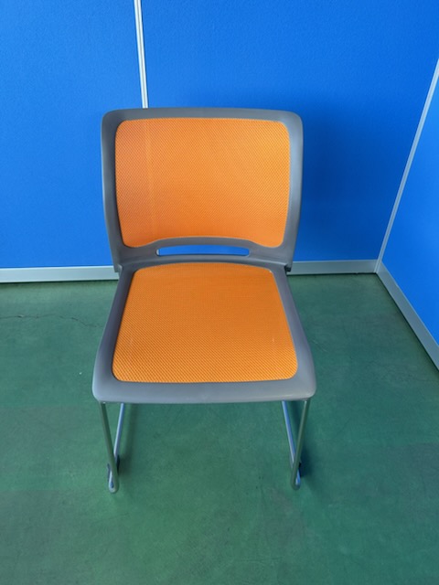 コクヨ　ウィティ　オレンジ　ミーティングチェア［489］