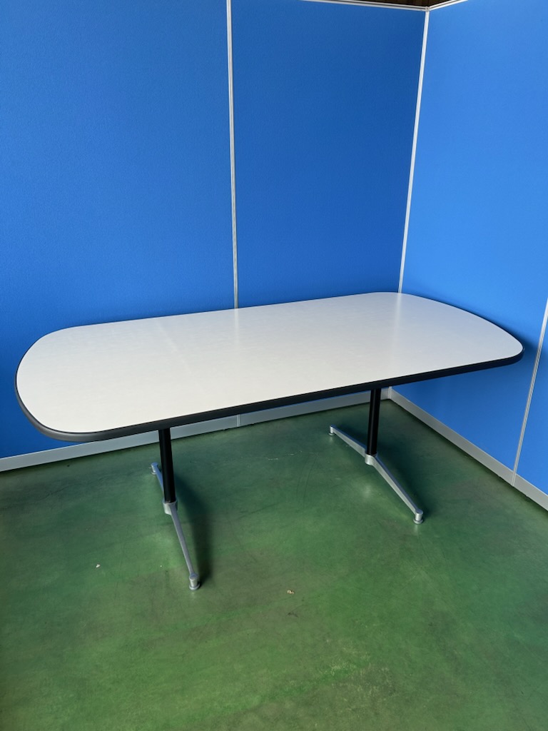 コクヨ　W1800　ホワイト　ミーティングテーブル［520］