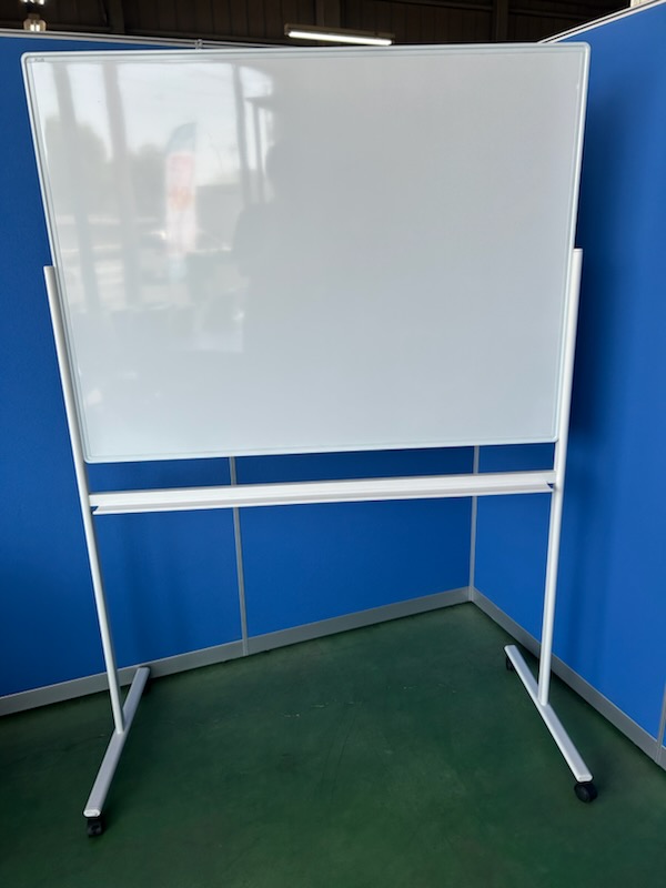 プラス　脚付ホワイトボード　片面タイプ［539］