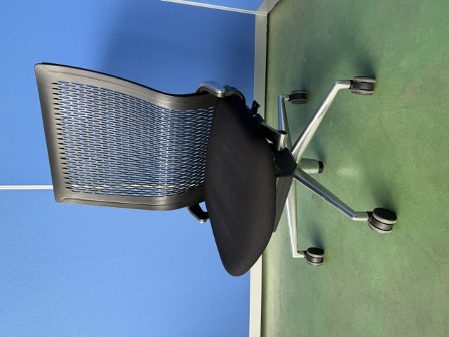 ウチダ　パルス　ブラック　オフィスチェア［551］