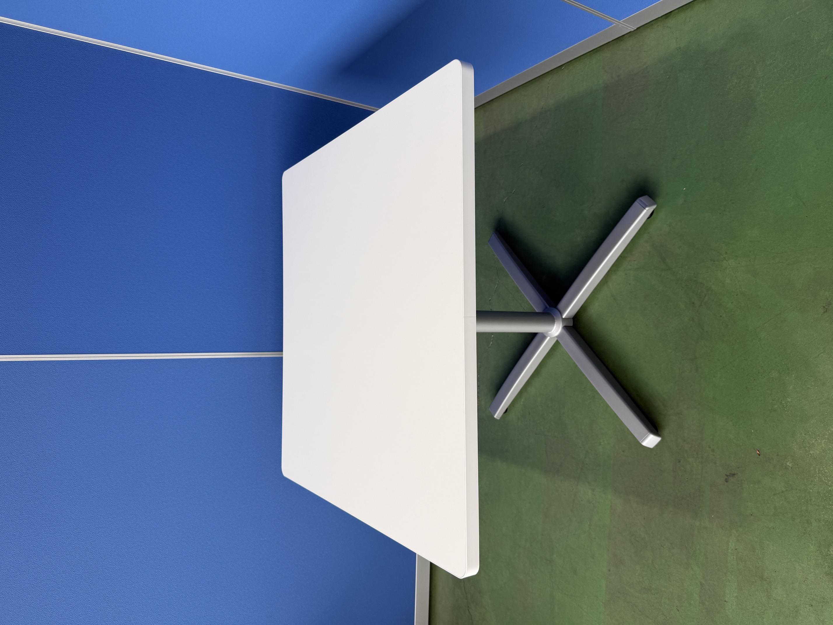 オカムラ　8177シリーズ　ホワイト　角テーブル［574］