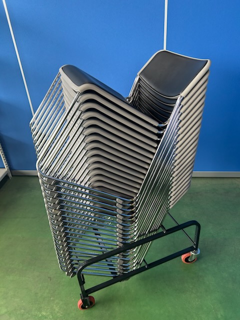 コクヨ　スタッキングチェア20脚＋収納台車セット