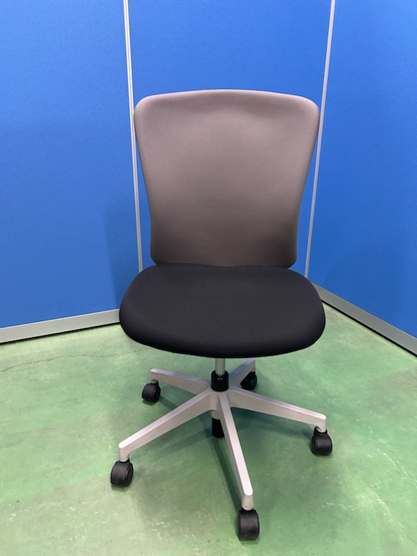 イナバ　バルチェ　ダークグレー　ブラック　オフィスチェア