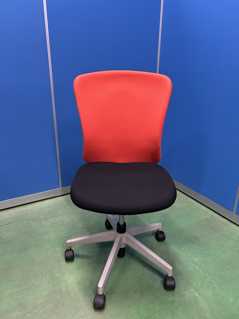 イナバ　バルチェ　オレンジ　ブラック　オフィスチェア