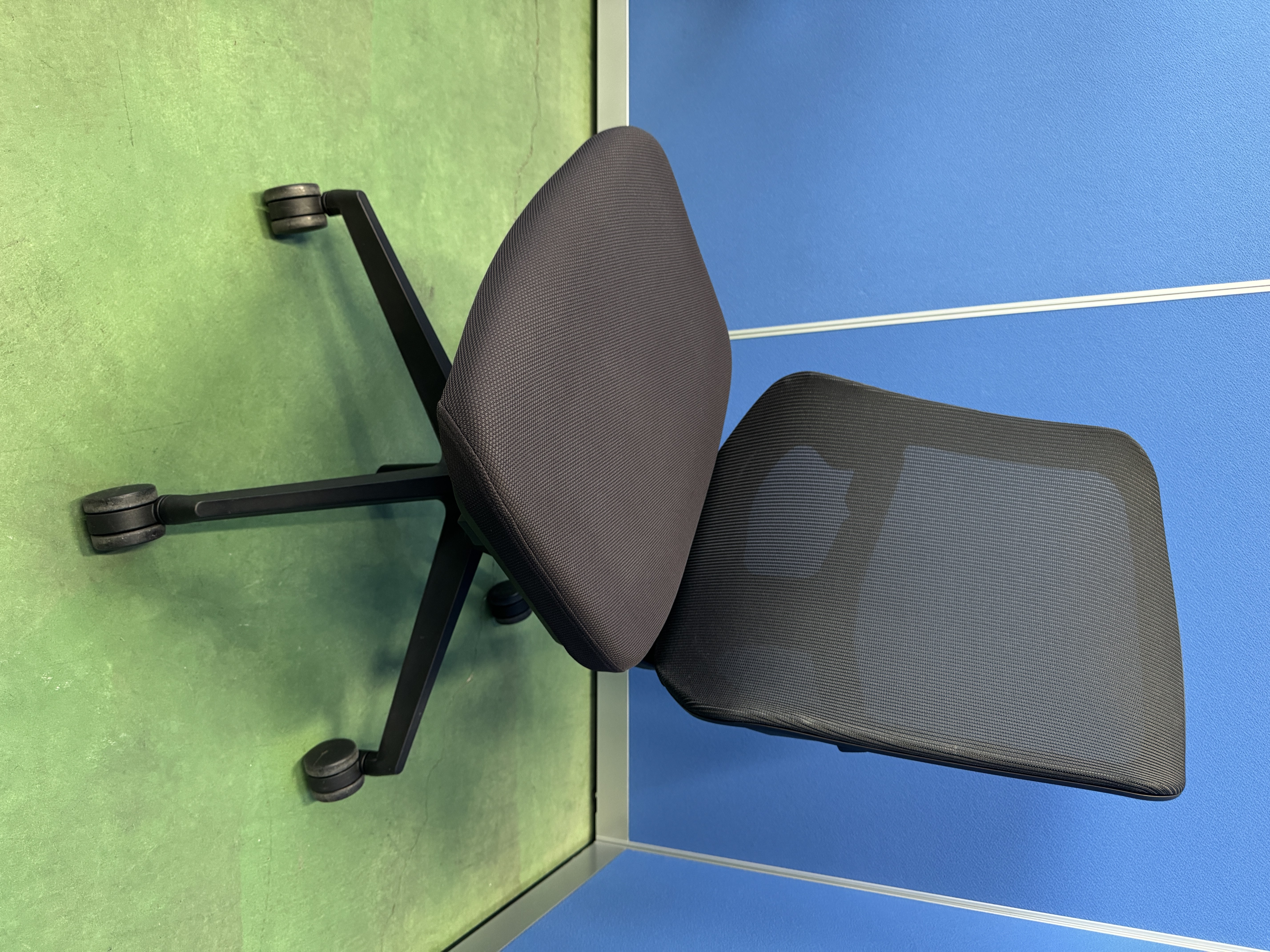 ナイキ　セリフト　ミックスブラック　オフィスチェア