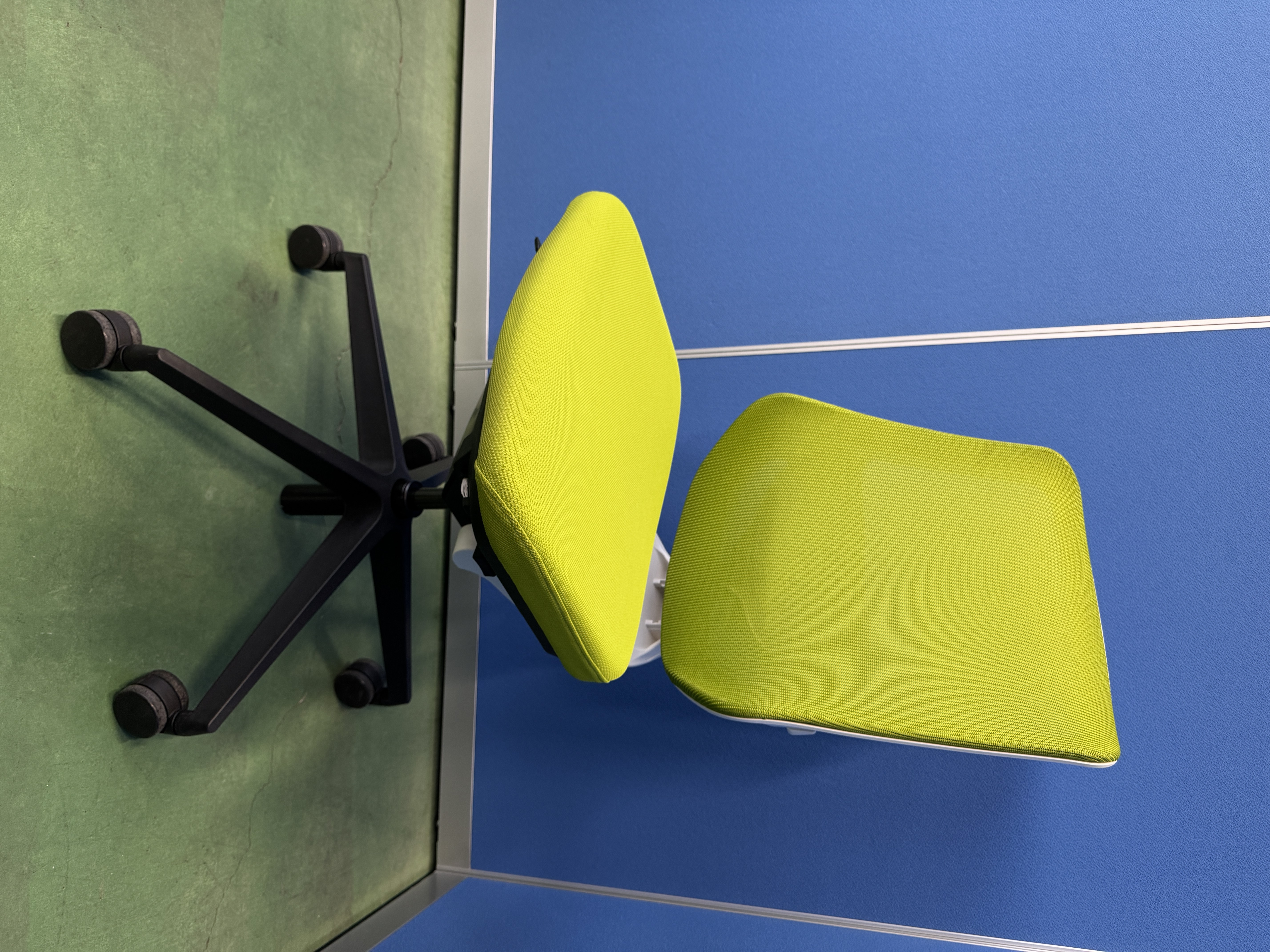 ナイキ　セリフト　ランバーサポート付　グリーン　オフィスチェア