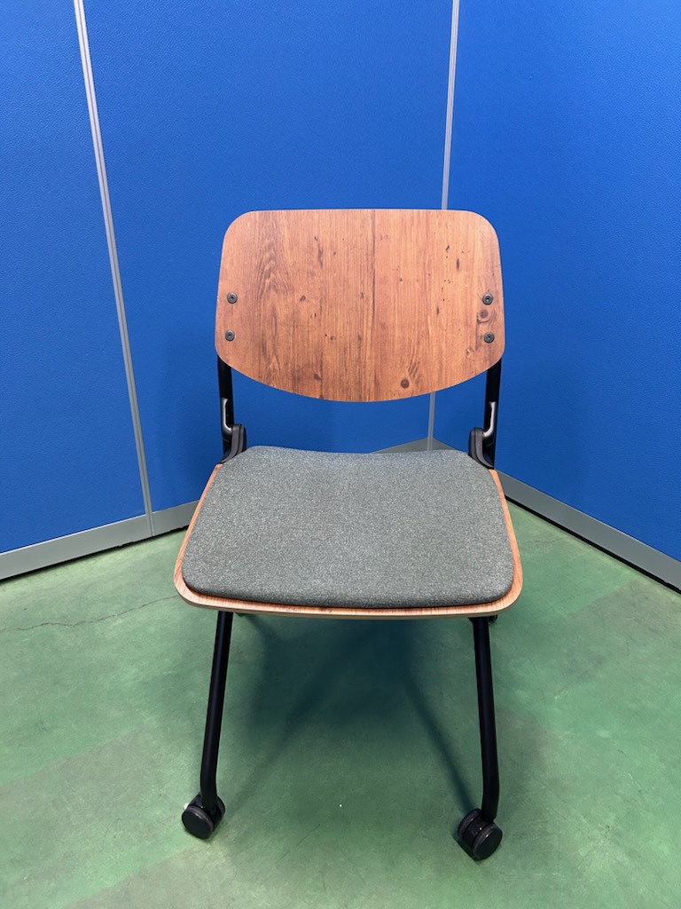 オカムラ　ライブスネスティングチェア　ラスティックパイン　ミーティングチェア